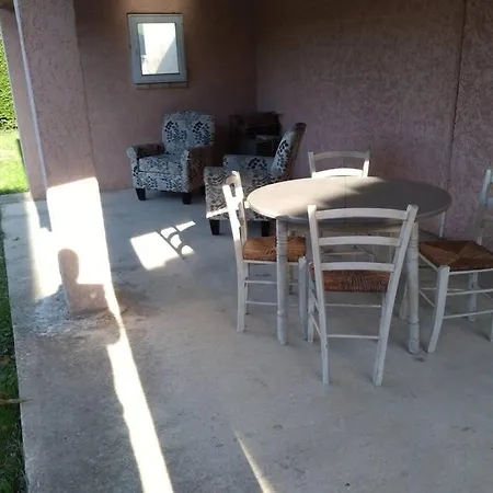 Comme A La Maison ! Chavanoz Exterior photo
